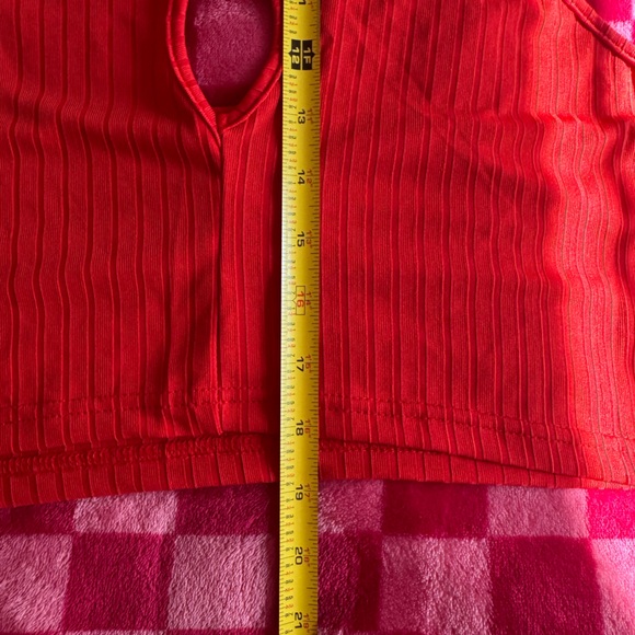 Red Cross neck crop top - Picture 6 of 8